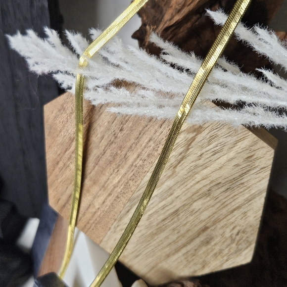 Gold 16" Herringbone Chain - Picture 3 of 6